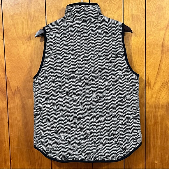 J.Crew Quilted Herringbone Vest Black Ivory M Quiet Luxury - Picture 5 of 9